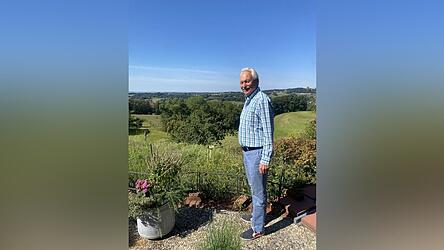 Dr. Ludwig Schoener lebt in Schwarzach wie in einer kleinen Wellnessoase. Ein Erholungsort, den sich sein Herz mehr als verdient hat.