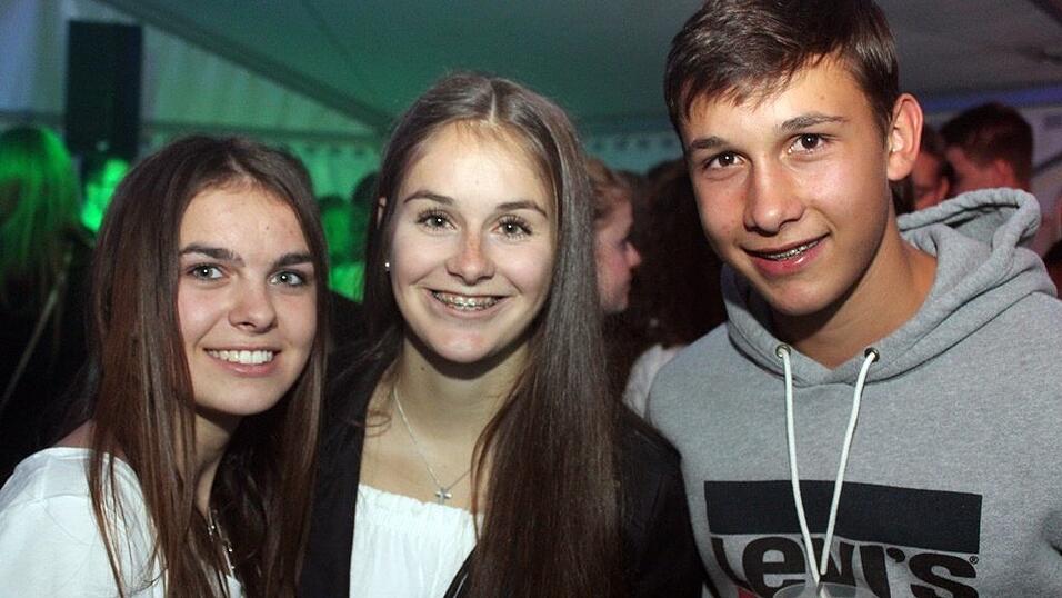 Die besten Bilder vom Wein- und Wei&szlig;bierfest des Burschenvereins Arth und der M&auml;dchengruppe.
