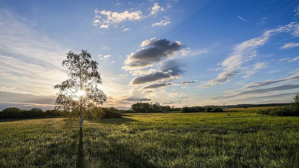 Gerade im Süden Deutschlands zeigt sich die Sonne schon zum Wochenstart. Gerade im Süden Deutschlands zeigt sich die Sonne schon zum Wochenstart.