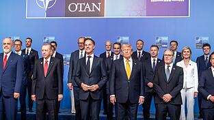 Die Nato-Partner verabredeten in Ankara, dass die Europäer mehr Verantwortung übernehmen sollen. Die Nato-Partner verabredeten in Ankara, dass die Europäer mehr Verantwortung übernehmen sollen.