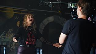 Seit ihrem ersten Besuch im Vilsbiburger Kino ist viel passiert. Mittlerweile steht Corinna B&auml;del selbst vor der Kamera - und bald auch auf der Leinwand ihres Zuhause-Kinos.