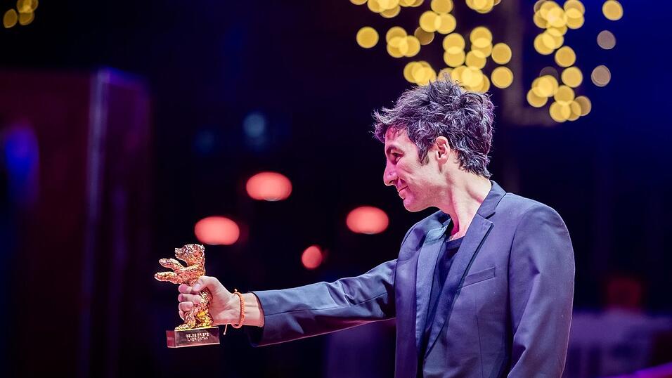 Ilker &Ccedil;ataks bekam f&uuml;r seinen Film den Goldenen B&auml;ren.