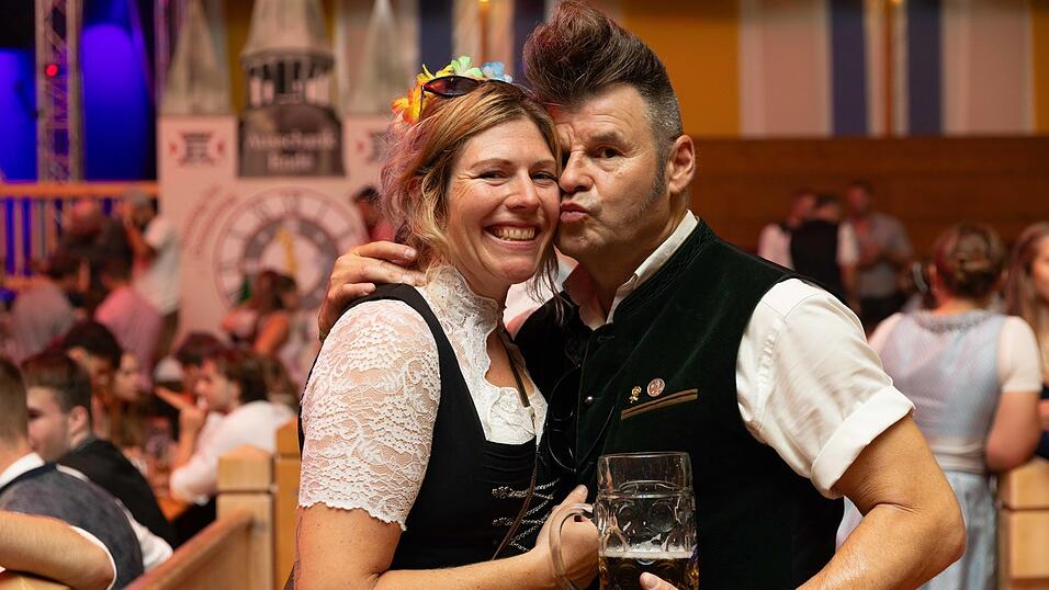 Die Partybilder vom Samstag, 8. August, aus dem Festzelt Reisinger. Die Partybilder vom Samstag, 8. August, aus dem Festzelt Reisinger.