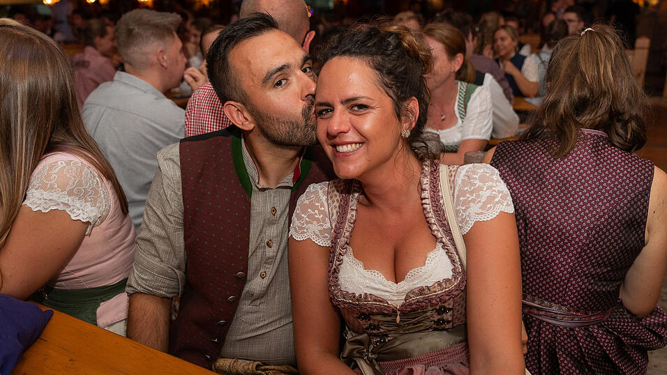 Die Partybilder vom Freitag, 18. August 2023, aus dem Festzelt Reisinger. Die Partybilder vom Freitag, 18. August 2023, aus dem Festzelt Reisinger.