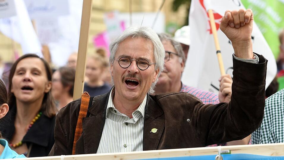 So trat Richard Mergner gerne in Aktion: Wo immer in Bayern für den Erhalt von Natur und Umwelt gekämpft werden musste, war der Franke nicht fern. (Archivbild) So trat Richard Mergner gerne in Aktion: Wo immer in Bayern für den Erhalt von Natur und Umwelt gekämpft werden musste, war der Franke nicht fern. (Archivbild)