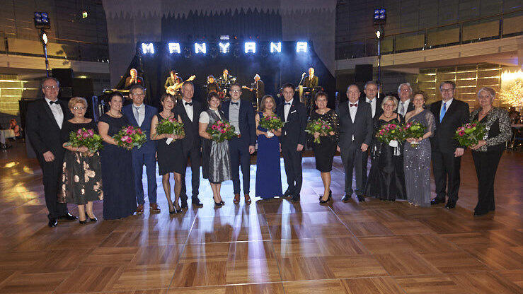Die Metzgerzunft hat am Samstagabend in die Joseph-von-Fraunhofer-Halle eingeladen. Die Metzgerzunft hat am Samstagabend in die Joseph-von-Fraunhofer-Halle eingeladen.