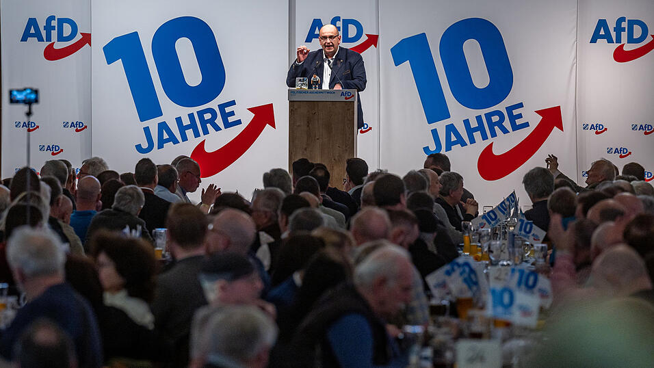 Seine Rede beim Politischen Aschermittwoch der AfD im Februar 2023 hatte Bayern-AfD-Chef Protschka eine Anzeige von Ministerpräsident Söder wegen Beleidigung eingebracht.