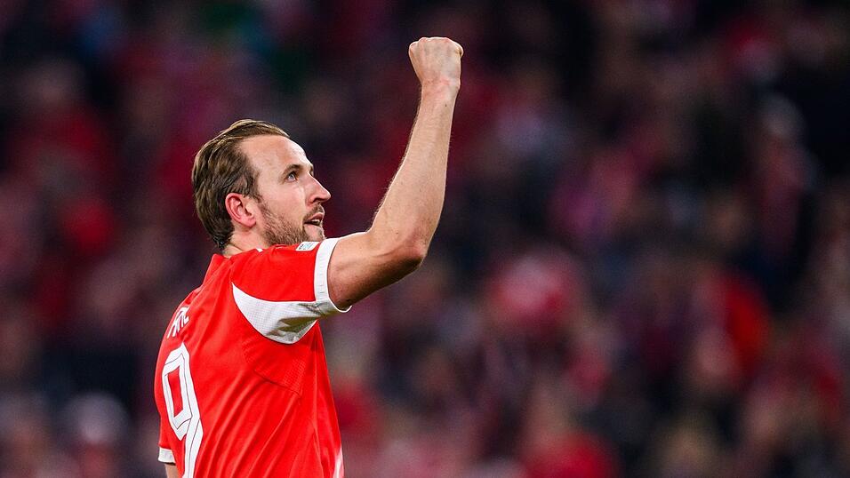 Jubelt &uuml;ber den Halbfinaleinzug des FC Bayern: Harry Kane