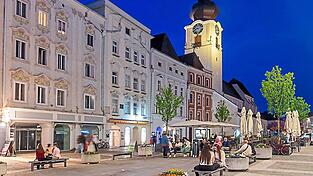 Der Stadtplatz von Wels. Die Erweiterung des Volksgartens bis zum Traunufer wird mit etwa 40.000 Quadratmetern das größte Entsiegelungsprojekt Österreichs.