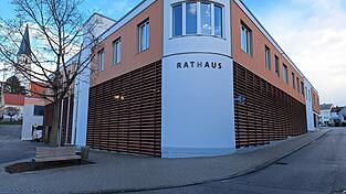 Im Rathaus gibt es einen neuen Chef. Im Rathaus gibt es einen neuen Chef.