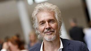 Frank Sch&auml;tzing fragt mit seinem Buch: 'Was, wenn wir einfach die Welt retten?'.