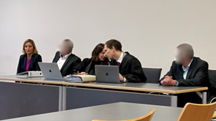 Die Anwälte der Angeklagten handelten mit der Kammer einen Deal aus. Das jetzige Urteil war daher wenig überraschend.