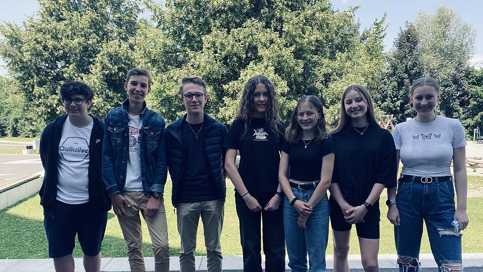 Der Ergoldinger Start-Up-Nachwuchs (v.l.): Robin Keber, Felix K&uuml;hn, Louis Pia, Luisa Wislsperger, Franziska H&uuml;ther, Franziska Ziegler und Magdalena Eggl. Nicht auf dem Bild: Johanna Rauhmeier.