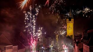 Auch in dieser Silvesternacht wird es solche Bilder nicht geben. Die Stadt hat abermals ein Raketen- und Böllerverbot für die historische Innenstadt ausgesprochen. Auch in dieser Silvesternacht wird es solche Bilder nicht geben. Die Stadt hat abermals ein Raketen- und Böllerverbot für die historische Innenstadt ausgesprochen.
