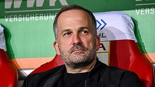 Bleibt er Chefcoach oder nicht? Augsburgs Manuel Baum. (Archivbild)