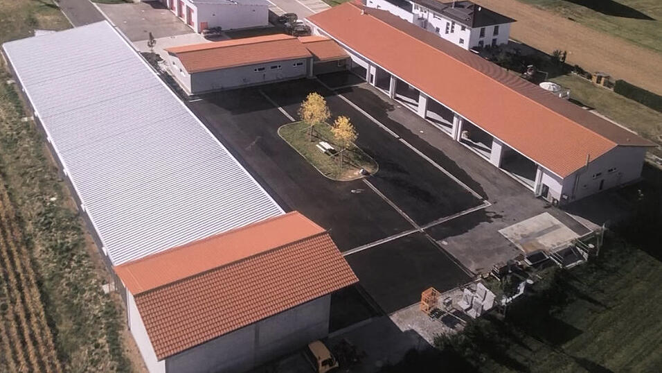 Von oben erinnert der neue Bauhof an einen Dreiseithof.