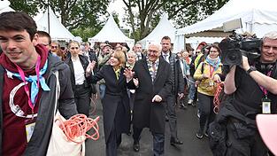 Steinmeier geht in W&uuml;rzburg auf Tuchf&uuml;hlung.