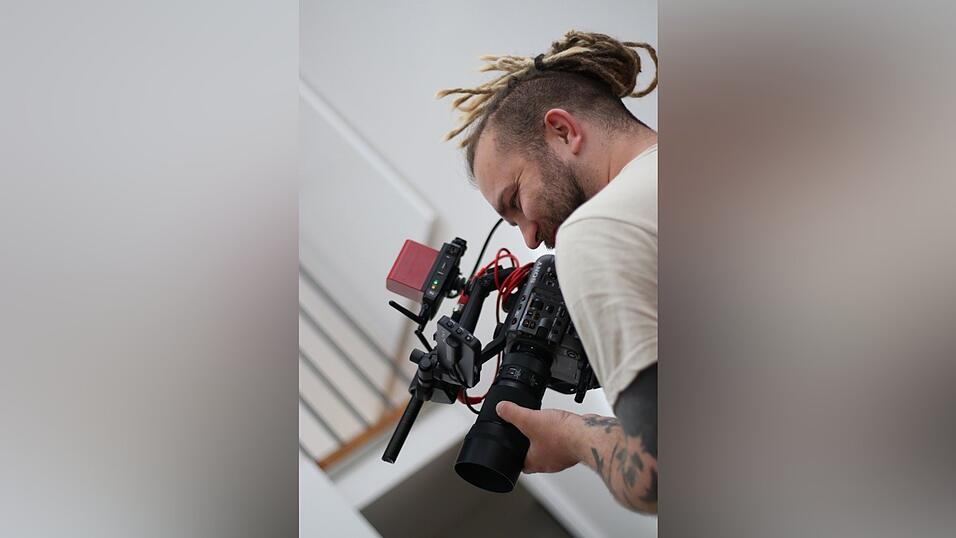 Hinter den Kulissen des Videodrehs. Hinter den Kulissen des Videodrehs.