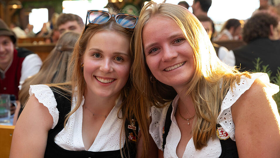 Die Partybilder vom Dienstag, 11. August, aus dem Festzelt Wenisch. Die Partybilder vom Dienstag, 11. August, aus dem Festzelt Wenisch.