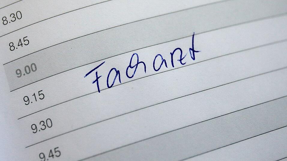 Einen Facharzttermin zu bekommen, ist oft schwierig. (Illustration) Einen Facharzttermin zu bekommen, ist oft schwierig. (Illustration)