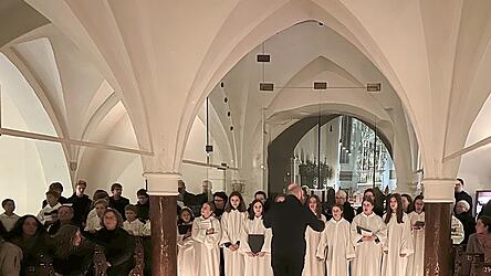 Das Konzert begann unter der Empore.