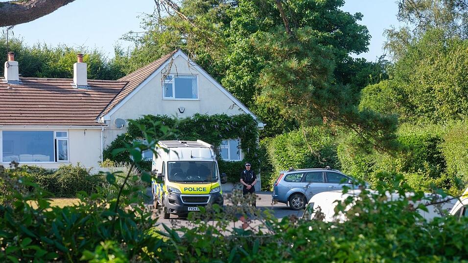 Die prominente Brexit-Befürworterin war tot in ihrem Haus gefunden worden. Ihre Leiche wies schwere Verletzungen auf. Die prominente Brexit-Befürworterin war tot in ihrem Haus gefunden worden. Ihre Leiche wies schwere Verletzungen auf.