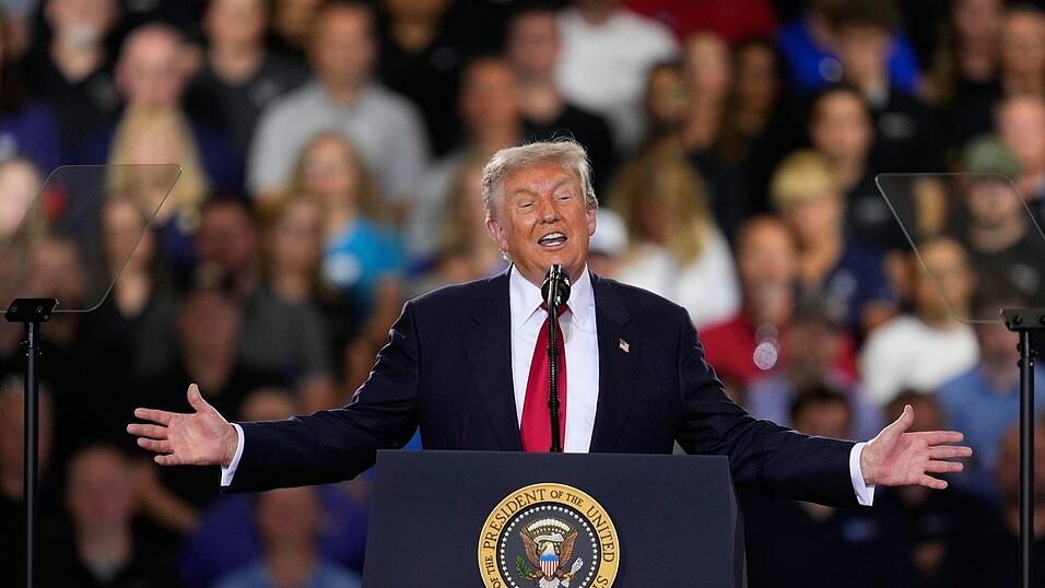 Wenn Trump vor Menschenmengen spricht, beschw&ouml;rt er gerade oft das Bild einer angeblich durch Kommunisten bedrohten USA hervor. (Archivbild)