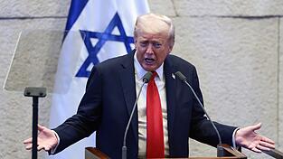 Präsident Donald Trump hat den Druck auf die Hamas-Terroristen maximal erhöht und gleichzeitig den israelischen Ministerpräsidenten Benjamin Netanjahu mit dessen ultrarechten Koalitionspartnern gestoppt.