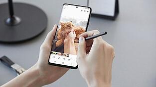 Samsung will mit der neuen S21-Reihe seinen Vorsprung im Android-Smartphone-Markt weiter ausbauen. Samsung will mit der neuen S21-Reihe seinen Vorsprung im Android-Smartphone-Markt weiter ausbauen.