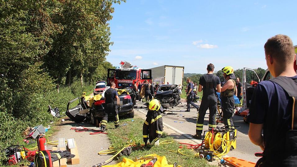 Bei Eichendorf hat es am Freitagnachmittag gekracht. Bei Eichendorf hat es am Freitagnachmittag gekracht.