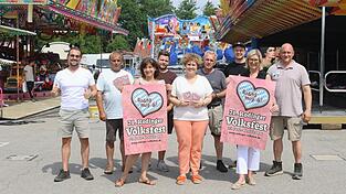 Startklar für das 71. Rodinger Volksfest: Die Schaustellerfamilien Zettl, Sgraja und Sonntag, die Organisatoren der Stadt und Festwirt Stefan Fichtl (rechts). Startklar für das 71. Rodinger Volksfest: Die Schaustellerfamilien Zettl, Sgraja und Sonntag, die Organisatoren der Stadt und Festwirt Stefan Fichtl (rechts).