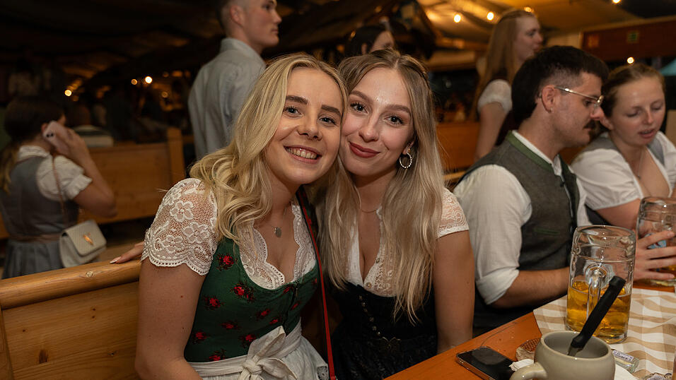 Die Partybilder vom Freitag, 11. August 2023, aus dem Festzelt Reisinger. Die Partybilder vom Freitag, 11. August 2023, aus dem Festzelt Reisinger.