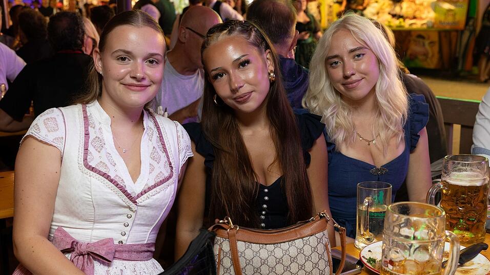 Die Partybilder vom Montag, 10. August, aus dem Festzelt Krönner. Die Partybilder vom Montag, 10. August, aus dem Festzelt Krönner.
