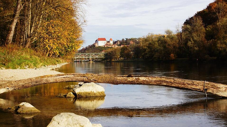 „Ein schönes Plazerl in der Früh ist es an der Isar mit Stadtblick auf die Burg Trausnitz mit neu renoviertem Turm“, schreibt Helmut Heim. „Ein schönes Plazerl in der Früh ist es an der Isar mit Stadtblick auf die Burg Trausnitz mit neu renoviertem Turm“, schreibt Helmut Heim.