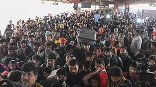 Auf dem Bahnhof von Neu-Delhi herrschte dichtes Gedränge, als es zu der Massenpanik gekommen war.