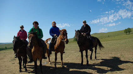 Imke Hansen und Andreas Goldbrunner reisen um die Welt. Auf Olkhon, einem kleinen Inselchen im Baikalsee. 'Mein Gott, was sind wir entspannt.' Imke Hansen und Andreas Goldbrunner reisen um die Welt. Auf Olkhon, einem kleinen Inselchen im Baikalsee. 'Mein Gott, was sind wir entspannt.'