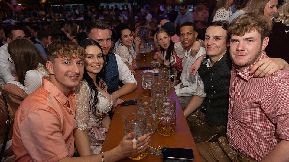 Die Partybilder vom Samstag, 12. August 2023, aus dem Festzelt Wenisch. Die Partybilder vom Samstag, 12. August 2023, aus dem Festzelt Wenisch.