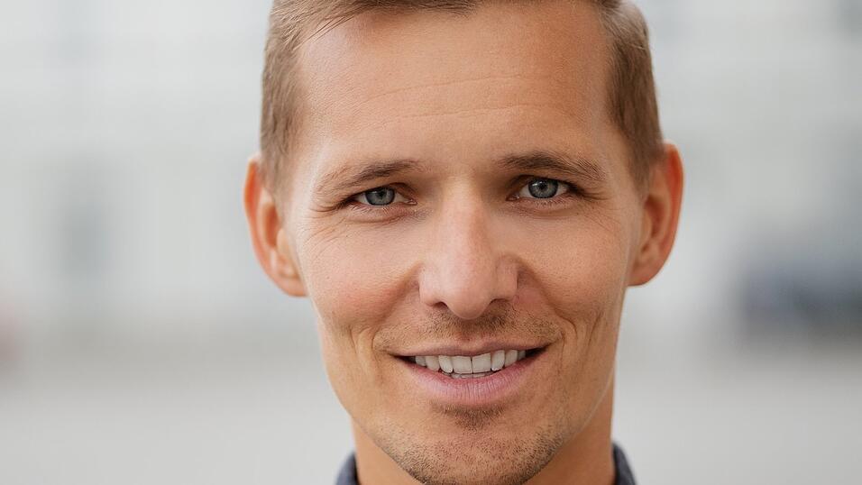 Wieland Stolzenburg ist Bestseller-Autor und Beziehungspsychologe.
