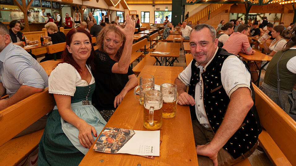 Die Partybilder vom Sonntag, 20. August 2023, aus dem Festzelt Nothaft. Die Partybilder vom Sonntag, 20. August 2023, aus dem Festzelt Nothaft.