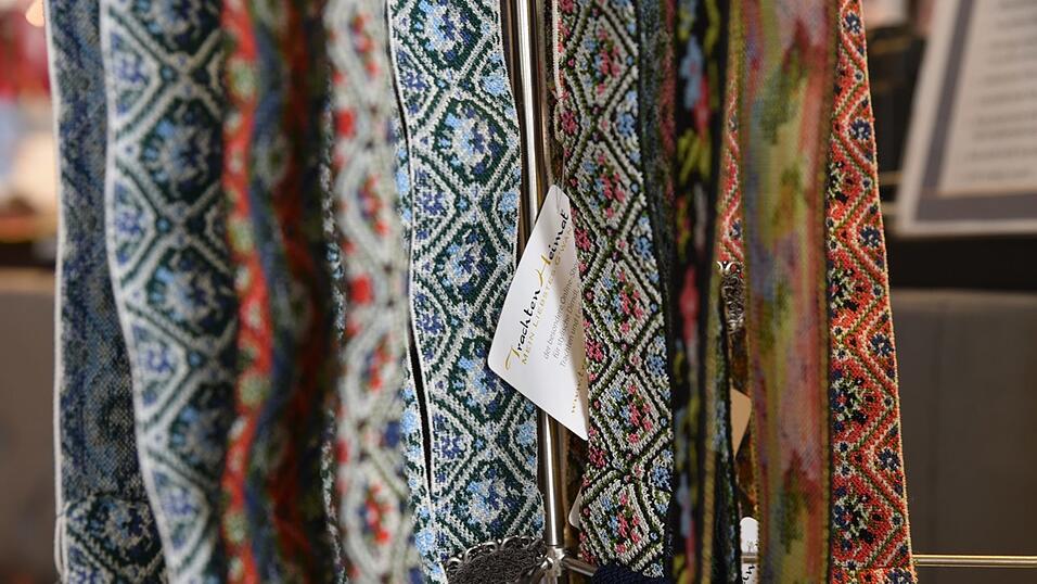 Trachtengürtel sind heuer der Renner.