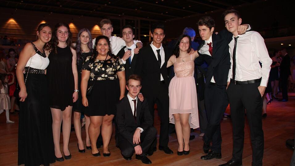 Die Bilder vom Abschlussball der Tanzschule Seidel in der Fraunhofer-Halle am 28. November. Die Bilder vom Abschlussball der Tanzschule Seidel in der Fraunhofer-Halle am 28. November.