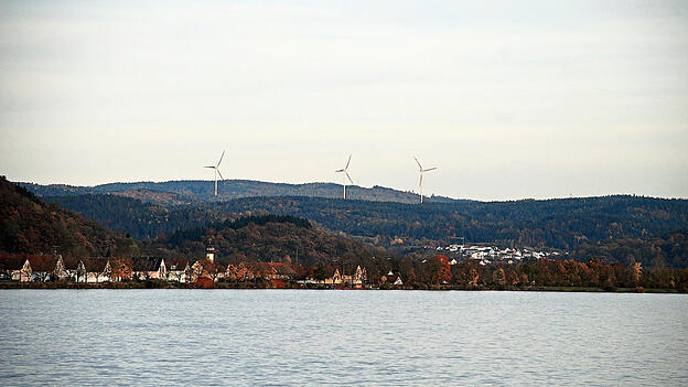 Drei Windr&auml;der drehen sich bei Wiesenfelden (Archivbild). Sind es k&uuml;nftig sehr viele mehr?
