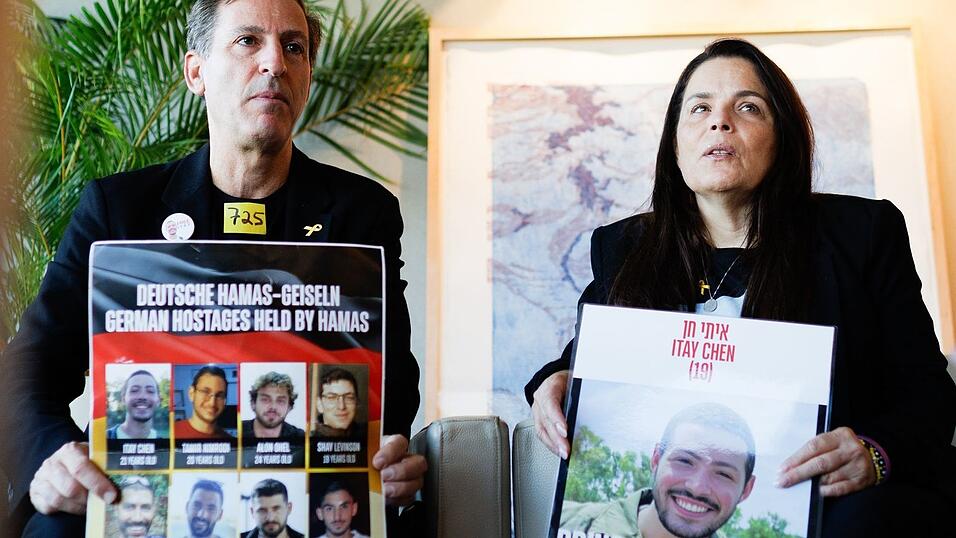 Itay Chens Eltern trafen Ende September Bundeskanzler Friedrich Merz. (Archivbild)