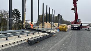 Unter anderem entsteht bald eine fast vier Kilometer lange Lärmschutzwand. Unter anderem entsteht bald eine fast vier Kilometer lange Lärmschutzwand.