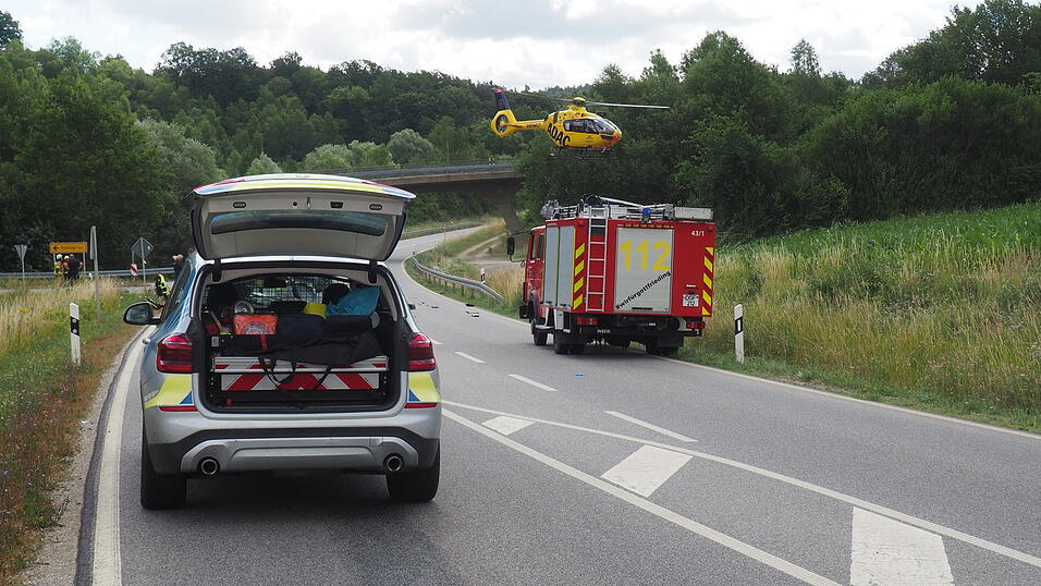Im Landkreis Dingolfing-Landau ist es am Dienstagvormittag zu einem schweren Verkehrsunfall gekommen. Im Landkreis Dingolfing-Landau ist es am Dienstagvormittag zu einem schweren Verkehrsunfall gekommen.