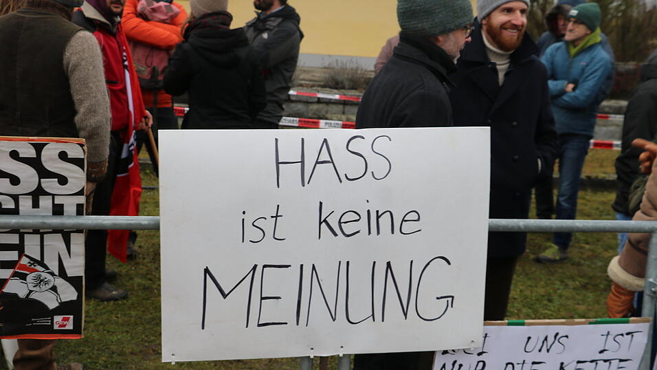 Eindrücke von der Gegendemonstration. Eindrücke von der Gegendemonstration.