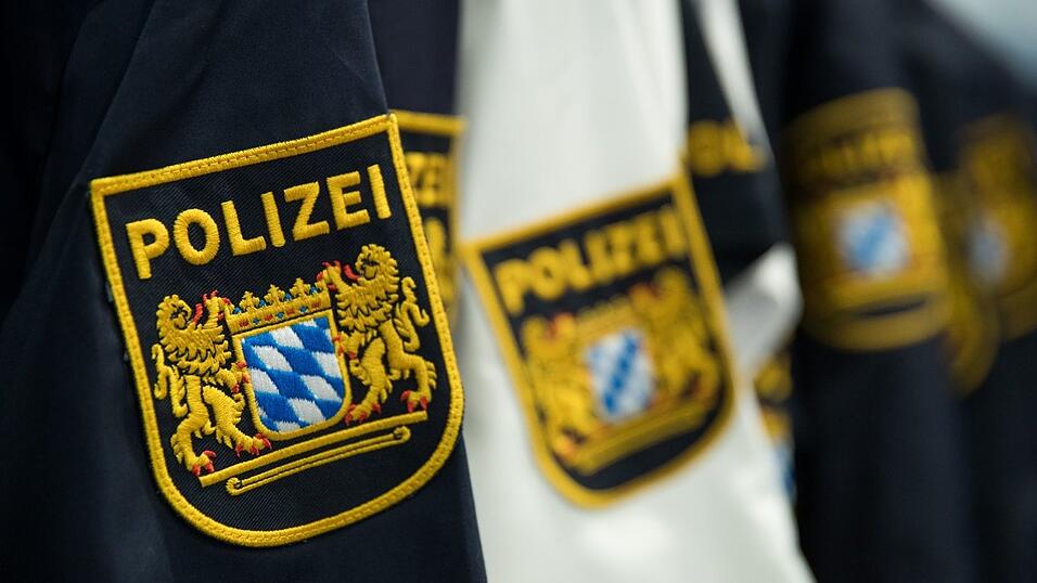 Was ist mit den 2.000 versprochenen neuen Polizeistellen? Die SPD hat nachgefragt. (Illustration) Was ist mit den 2.000 versprochenen neuen Polizeistellen? Die SPD hat nachgefragt. (Illustration)