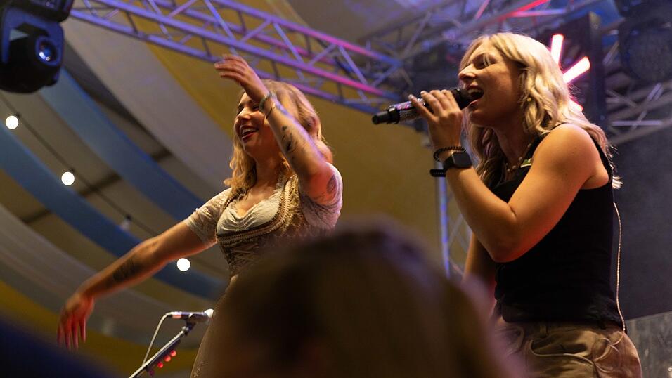 Die Partybilder vom Freitag, 7. August, aus dem Festzelt Reisinger. Die Partybilder vom Freitag, 7. August, aus dem Festzelt Reisinger.