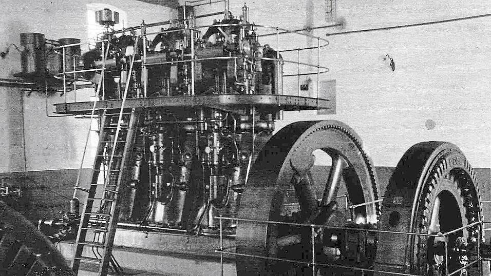 Viel Hubraum: die erste Dieselanlage zur Stromerzeugung. Viel Hubraum: die erste Dieselanlage zur Stromerzeugung.