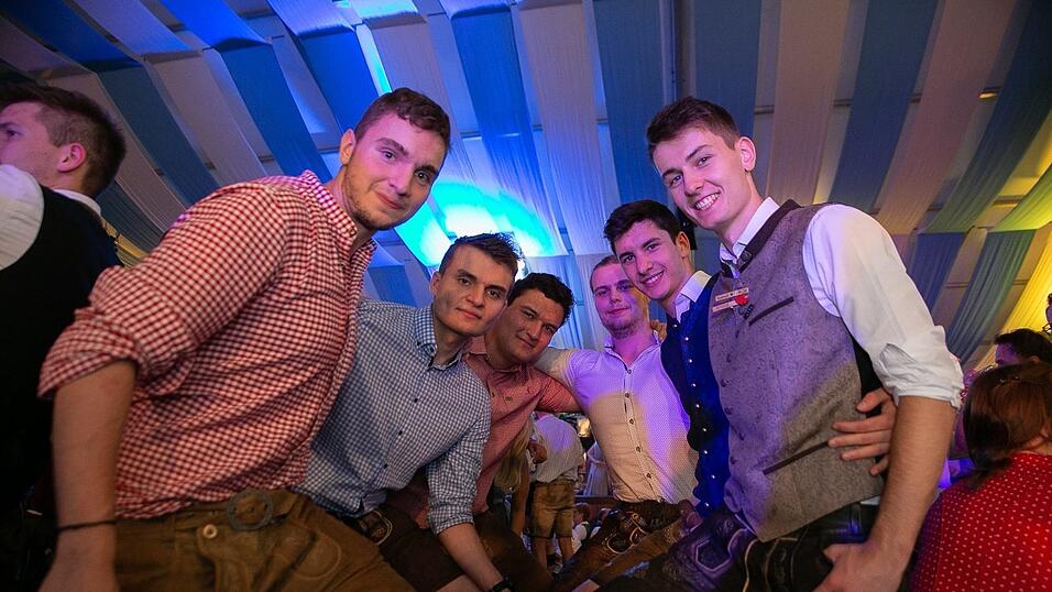 Die Partybilder vom Freitag, 12. August 2022, aus dem Festzelt Wenisch.